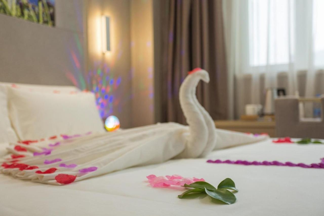 Lavande Hotels Heze Changjiang Road Wanda Plaza Exterior foto